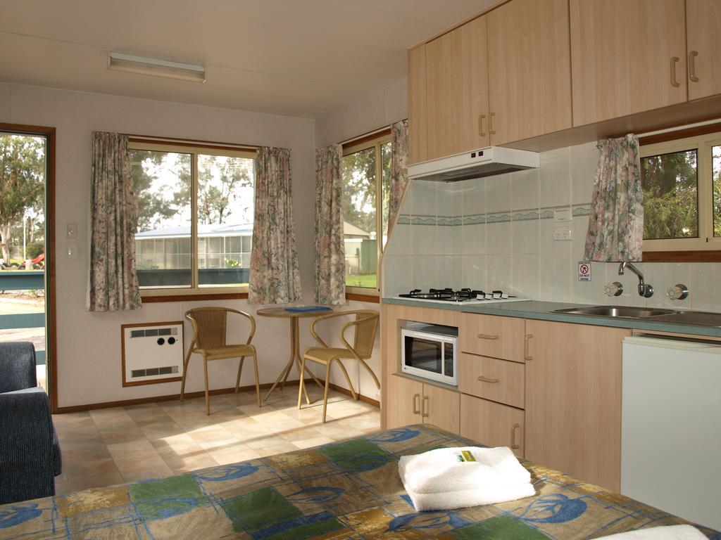 Cowra Holiday Park Rum bild