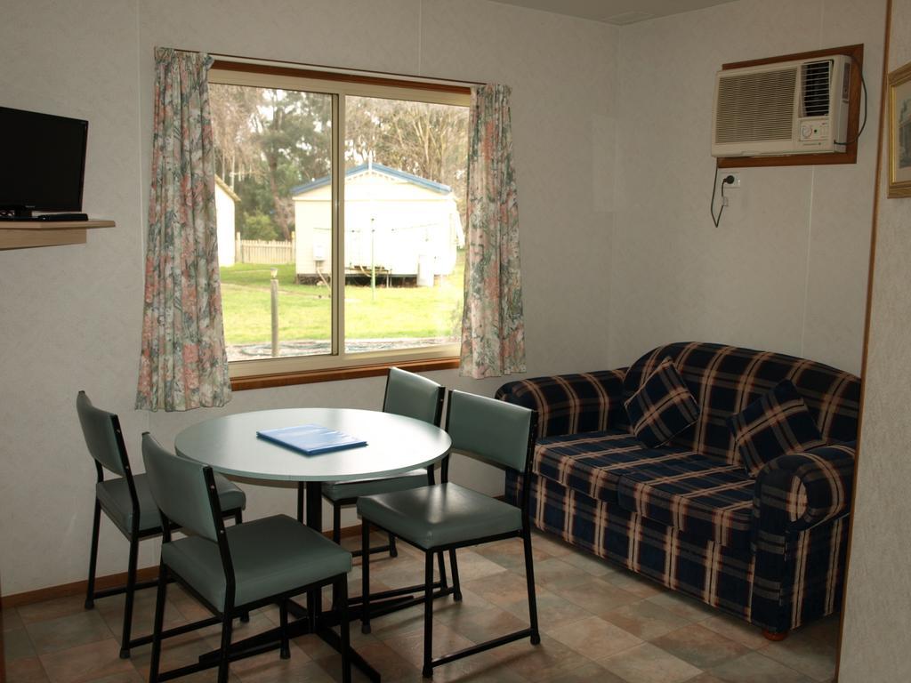 Cowra Holiday Park Rum bild