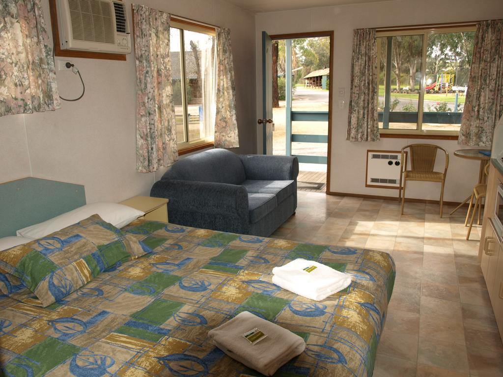 Cowra Holiday Park Rum bild