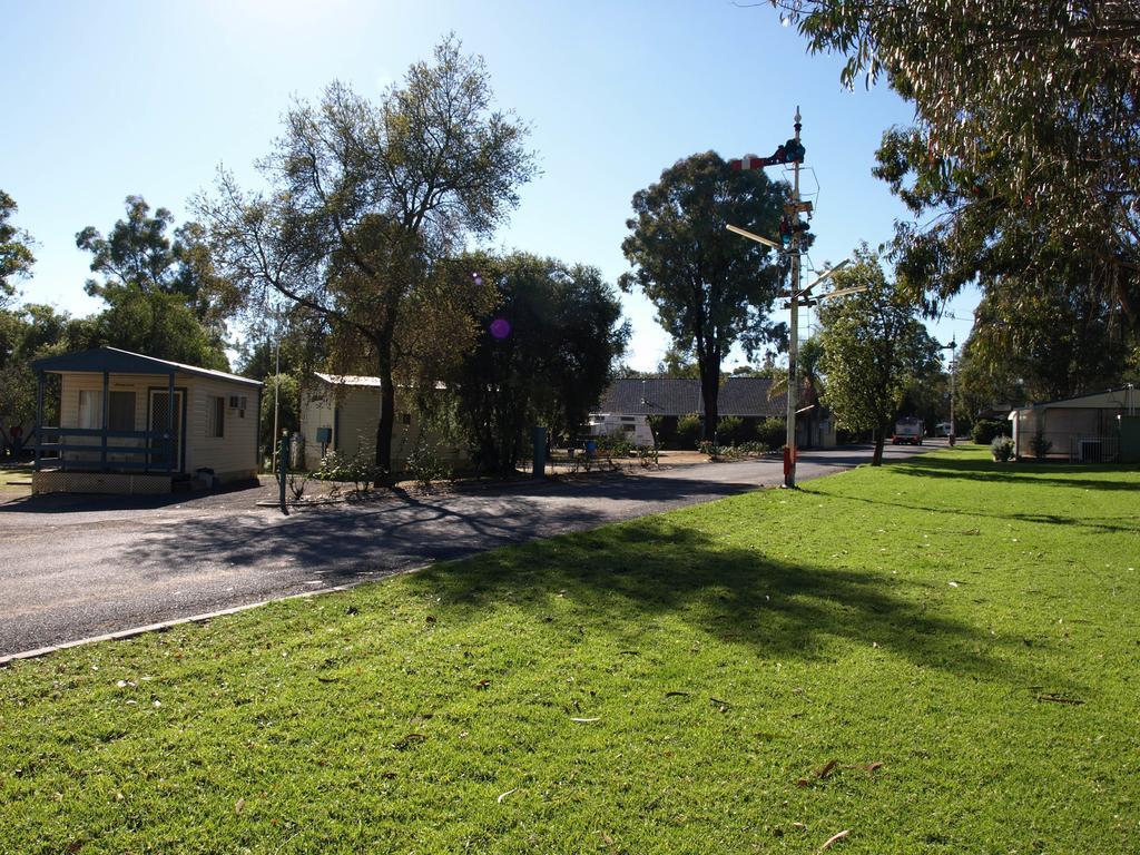 Cowra Holiday Park Exteriör bild